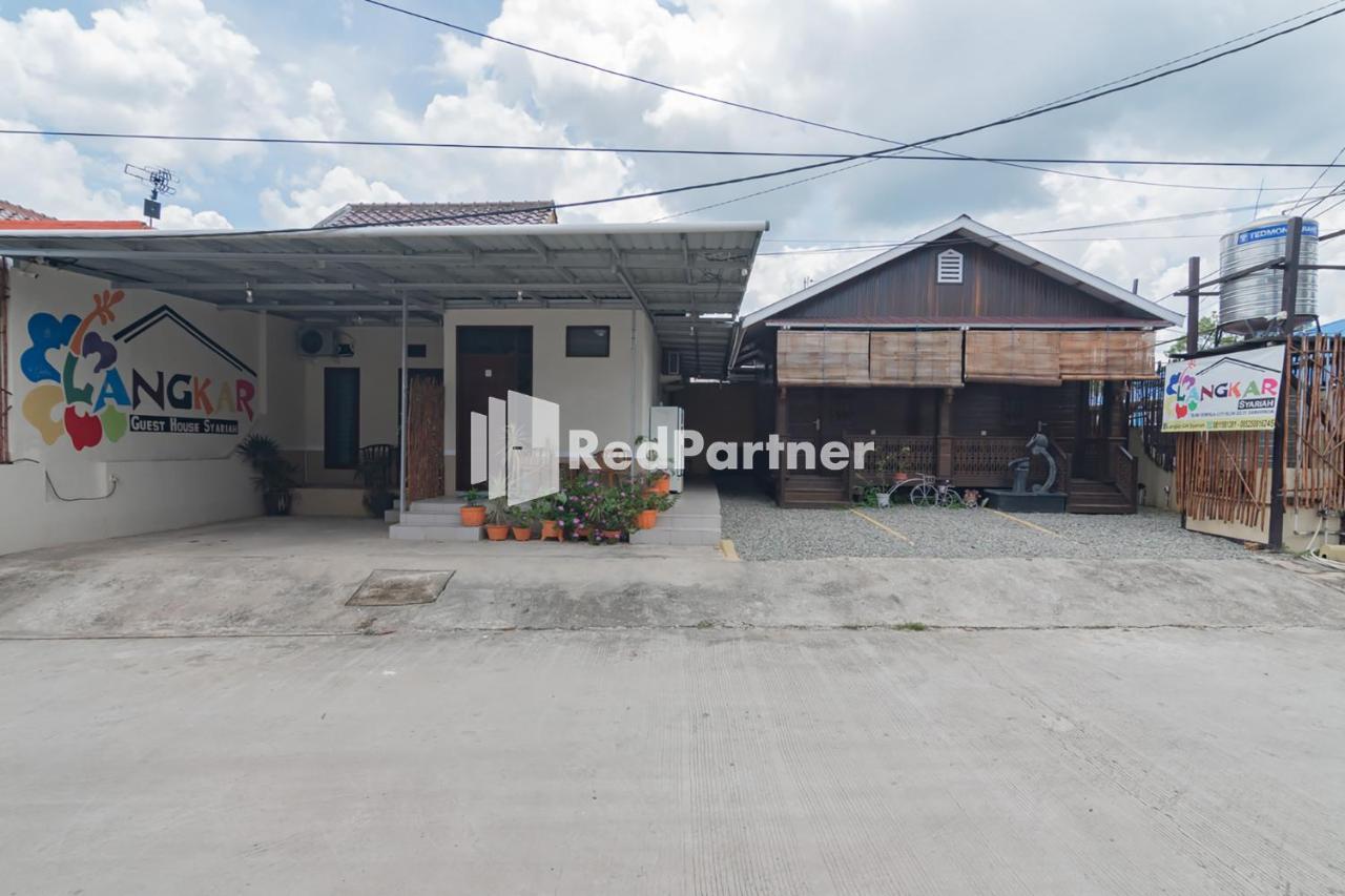 Langkar Guest House Syariah Mitra Reddoorz サマリンダ エクステリア 写真
