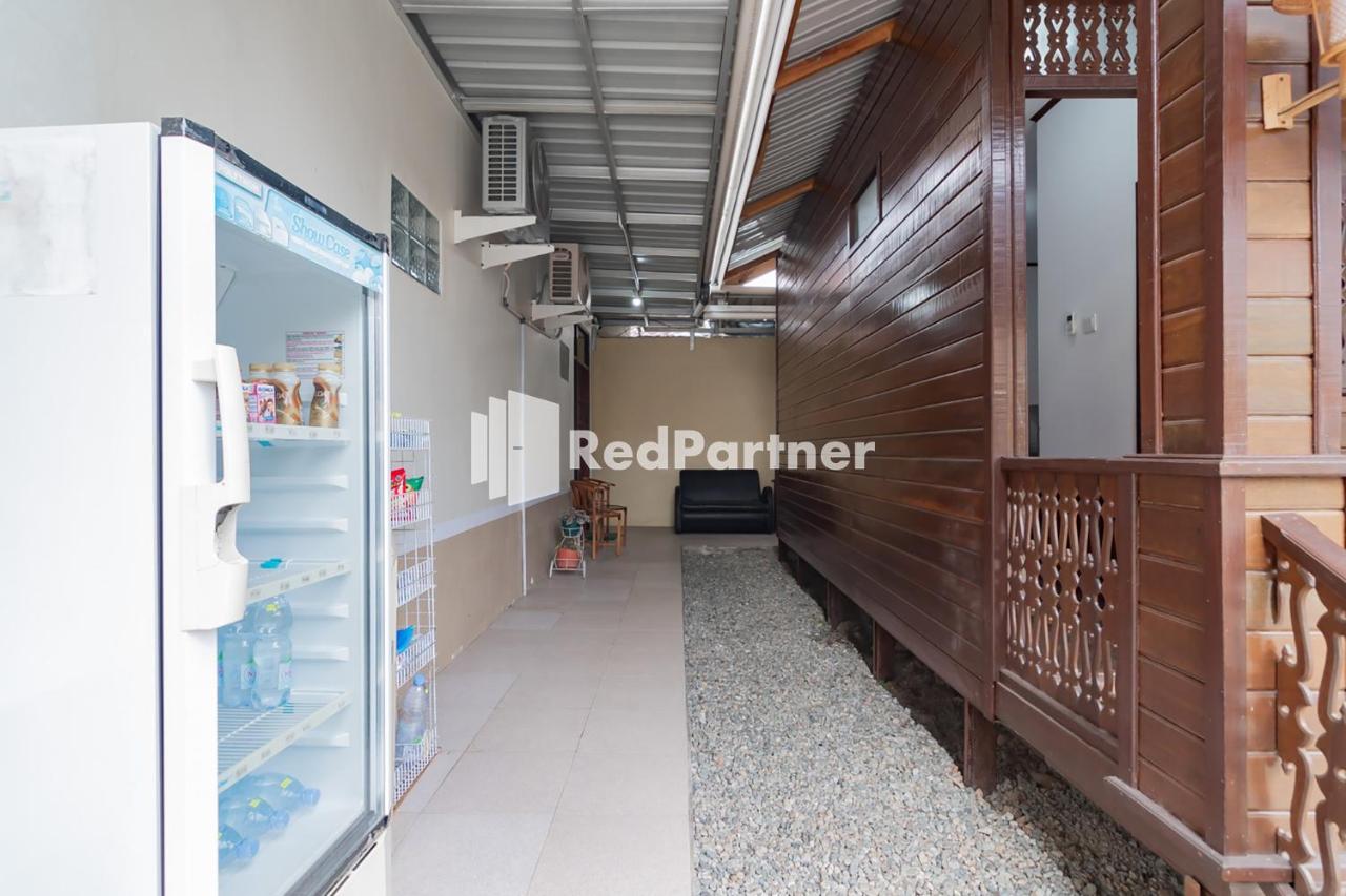 Langkar Guest House Syariah Mitra Reddoorz サマリンダ エクステリア 写真