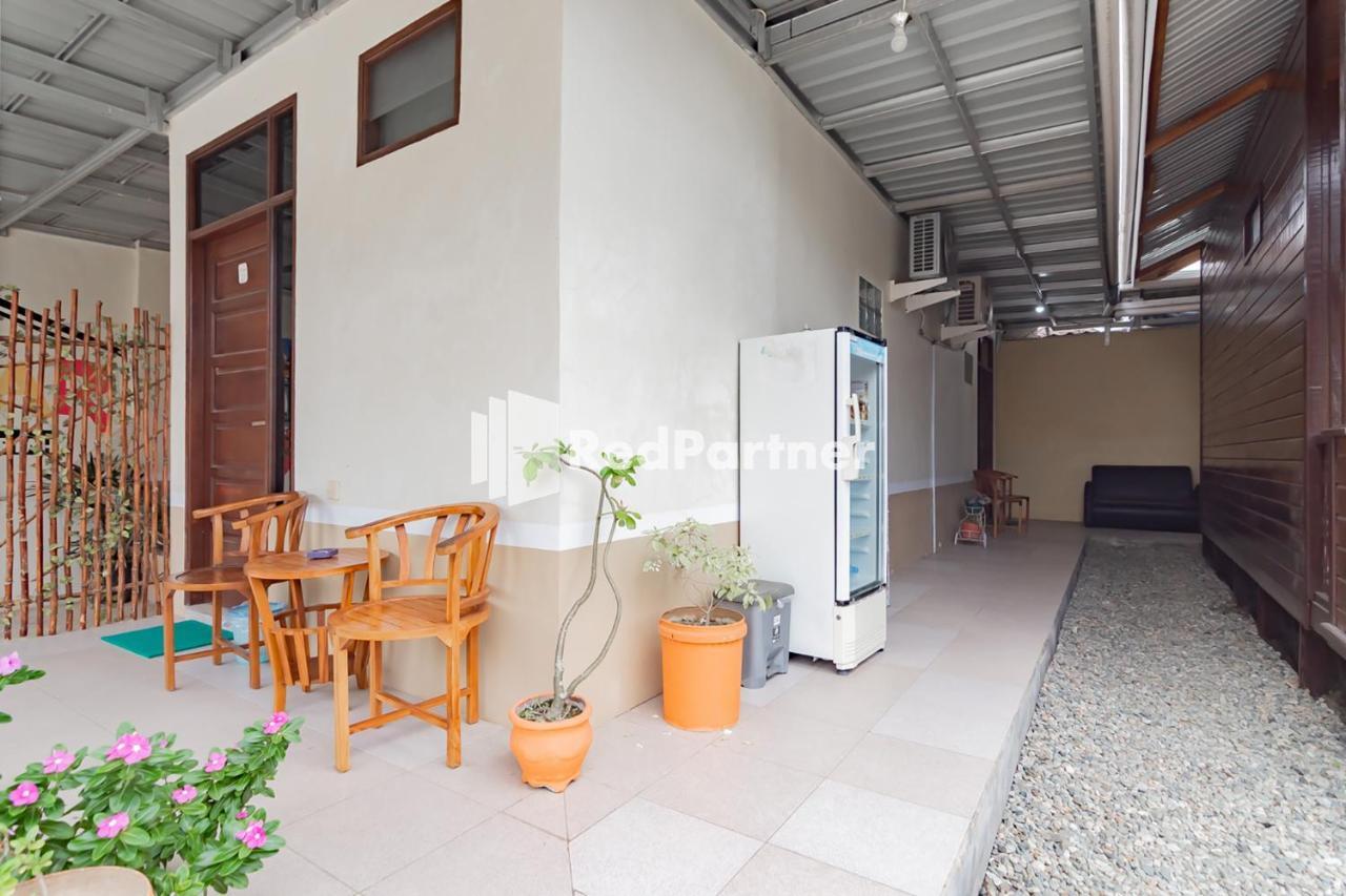 Langkar Guest House Syariah Mitra Reddoorz サマリンダ エクステリア 写真