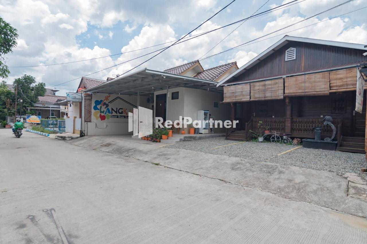 Langkar Guest House Syariah Mitra Reddoorz サマリンダ エクステリア 写真