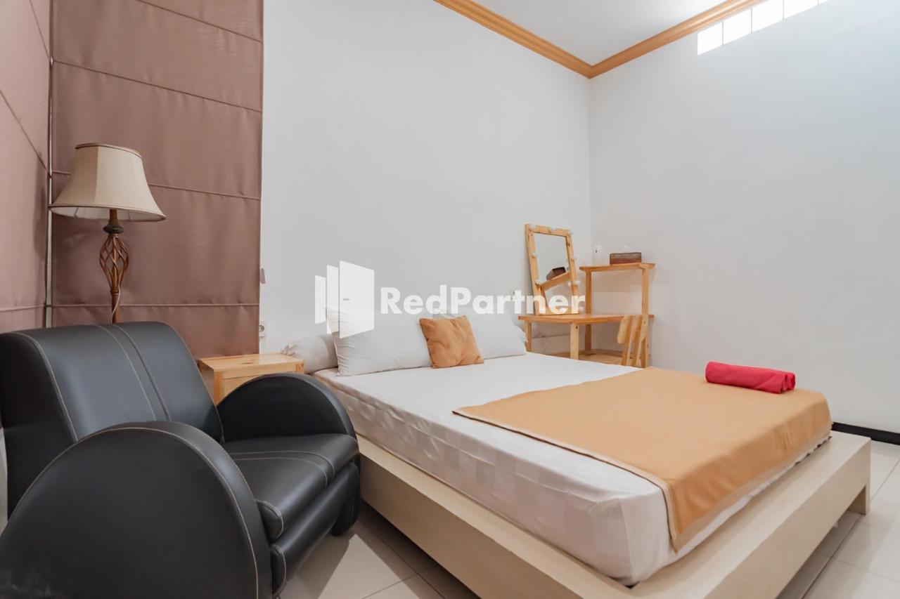 Langkar Guest House Syariah Mitra Reddoorz サマリンダ エクステリア 写真