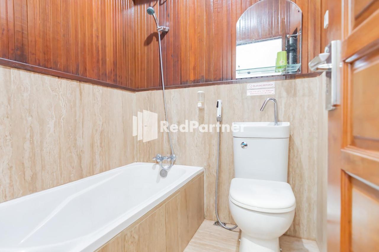 Langkar Guest House Syariah Mitra Reddoorz サマリンダ エクステリア 写真