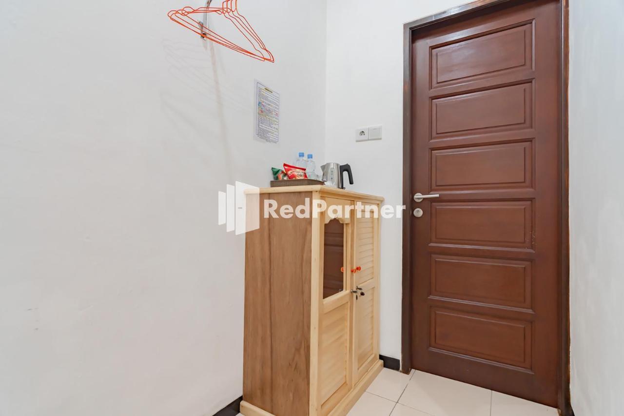 Langkar Guest House Syariah Mitra Reddoorz サマリンダ エクステリア 写真
